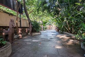 Hanu Reddy Residences Wallace Garden