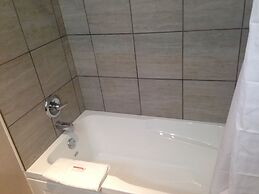 Days Inn by Wyndham Sylvan Lake