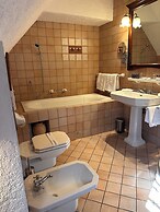 Romantik Hotel U raka