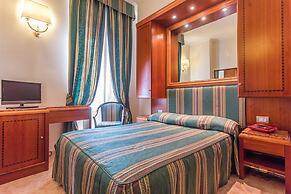 Raeli Hotel Lux