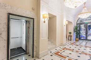 Raeli Hotel Lux