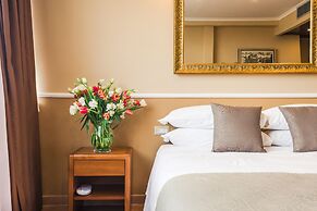 Raeli Hotel Lux