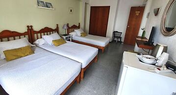 Hostal Saturno