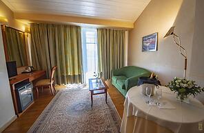 Rex Hotel