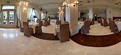 Galaxy Hotel