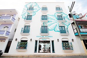 Isla de Flores Hotel