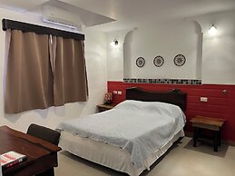 Easy Inn
