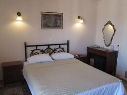 Byron Hotel