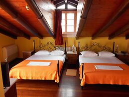 Byron Hotel