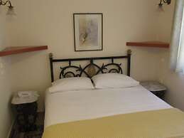 Byron Hotel