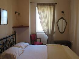 Byron Hotel