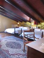 Byron Hotel