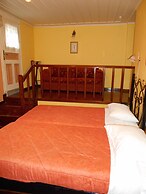 Byron Hotel