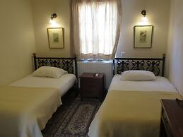 Byron Hotel