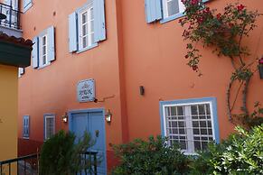 Byron Hotel