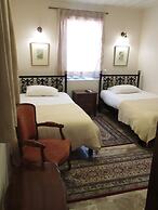 Byron Hotel