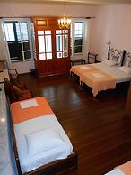 Byron Hotel