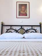 Byron Hotel