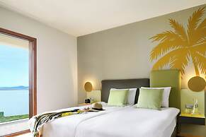 Akrathos Beach Hotel