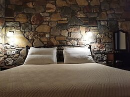 Ataviros Hotel