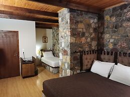 Ataviros Hotel