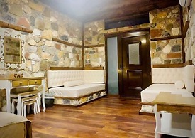 Ataviros Hotel