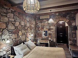 Ataviros Hotel