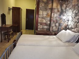 Ataviros Hotel