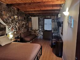 Ataviros Hotel