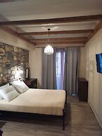 Ataviros Hotel