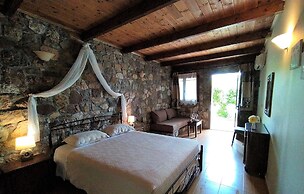 Ataviros Hotel