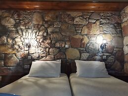 Ataviros Hotel