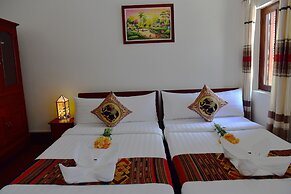 Thatsaphone Hotel