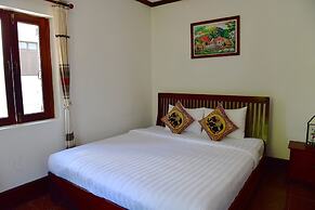 Thatsaphone Hotel