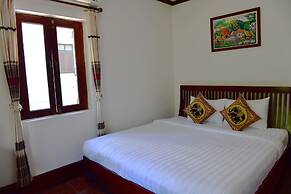 Thatsaphone Hotel