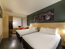 ibis Queretaro