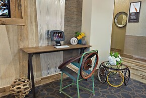 Oxford Suites Bellingham