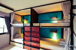 OYO 501 At Night Hostel