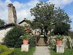 Castello di Cernusco Lombardone