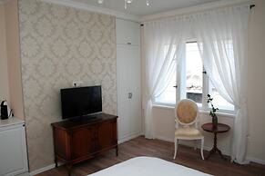 Banica Apartments & Rooms