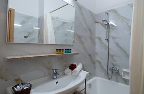 Dolfin Hotel