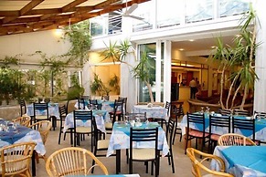 Dolfin Hotel