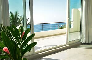 Infiniti Blu Luxury Ocean Front Condos