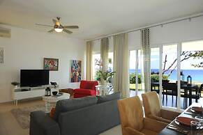 Infiniti Blu Luxury Ocean Front Condos