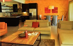 Infiniti Blu Luxury Ocean Front Condos