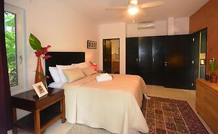 Infiniti Blu Luxury Ocean Front Condos