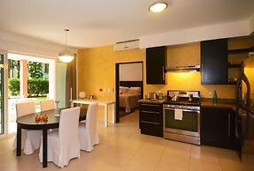Infiniti Blu Luxury Ocean Front Condos