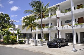 Infiniti Blu Luxury Ocean Front Condos