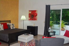 Infiniti Blu Luxury Ocean Front Condos