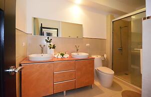 Infiniti Blu Luxury Ocean Front Condos